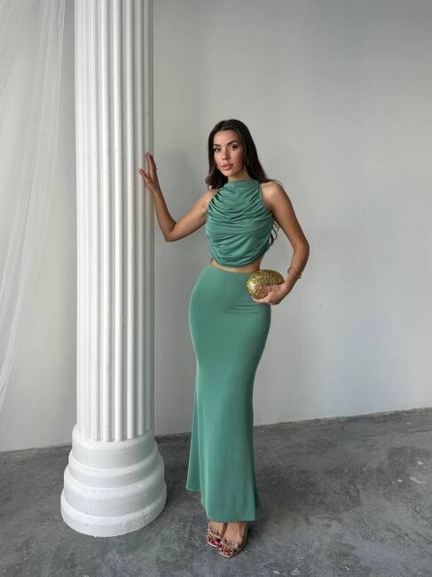 PLUS MAXİ ETEK DRAPELİ LİKRALI HALTER BLUZ MİNT YEŞİLİ TAKIM - 1