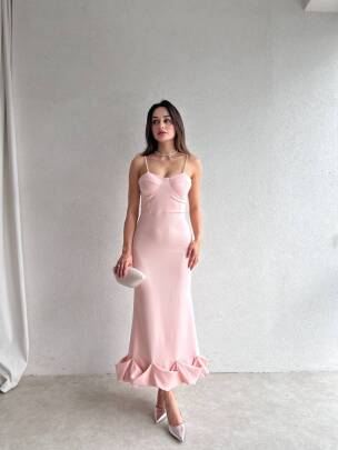 VARSEY MİDİ ATLAS KUMAŞ ETEĞİ FIRFIRLI PEMBE ELBİSE - MAXMOOR